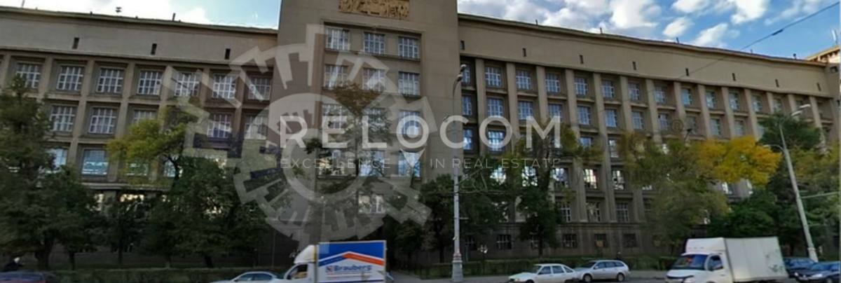 Административное здание Мира 105